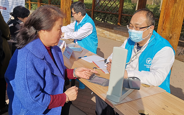 【学雷锋日】乐投在线,乐投（中国）举办“爱满京城，牵手智慧家医”志愿服务活动(图5)